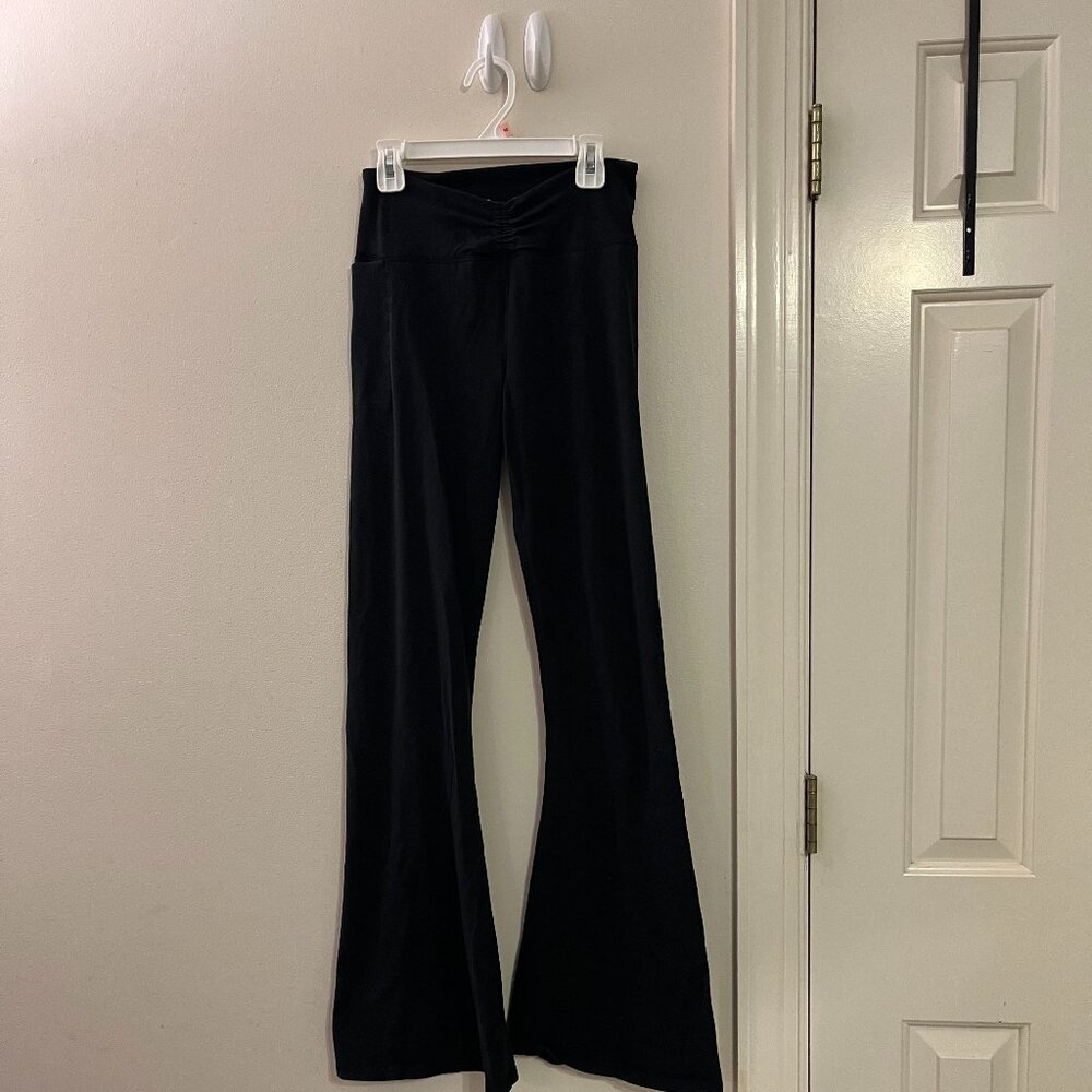 Hollister California Ultra High Rise V Flared Leggings, Black, Size S